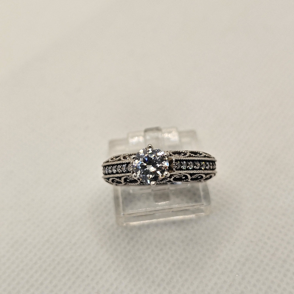 Stunning Designer Zircon Ring Sz 6 ! - Picture 14 of 14